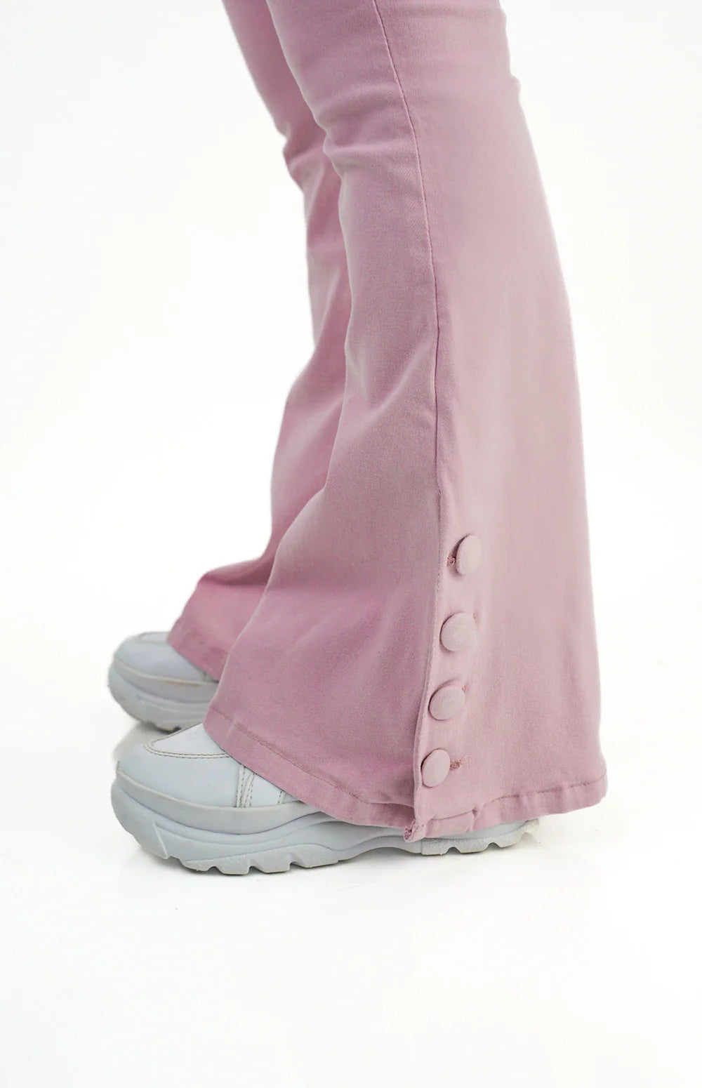 CALÇA JEANS PARA BAIXINHAS - FLARE ROSA BOTÕES FORRADOS