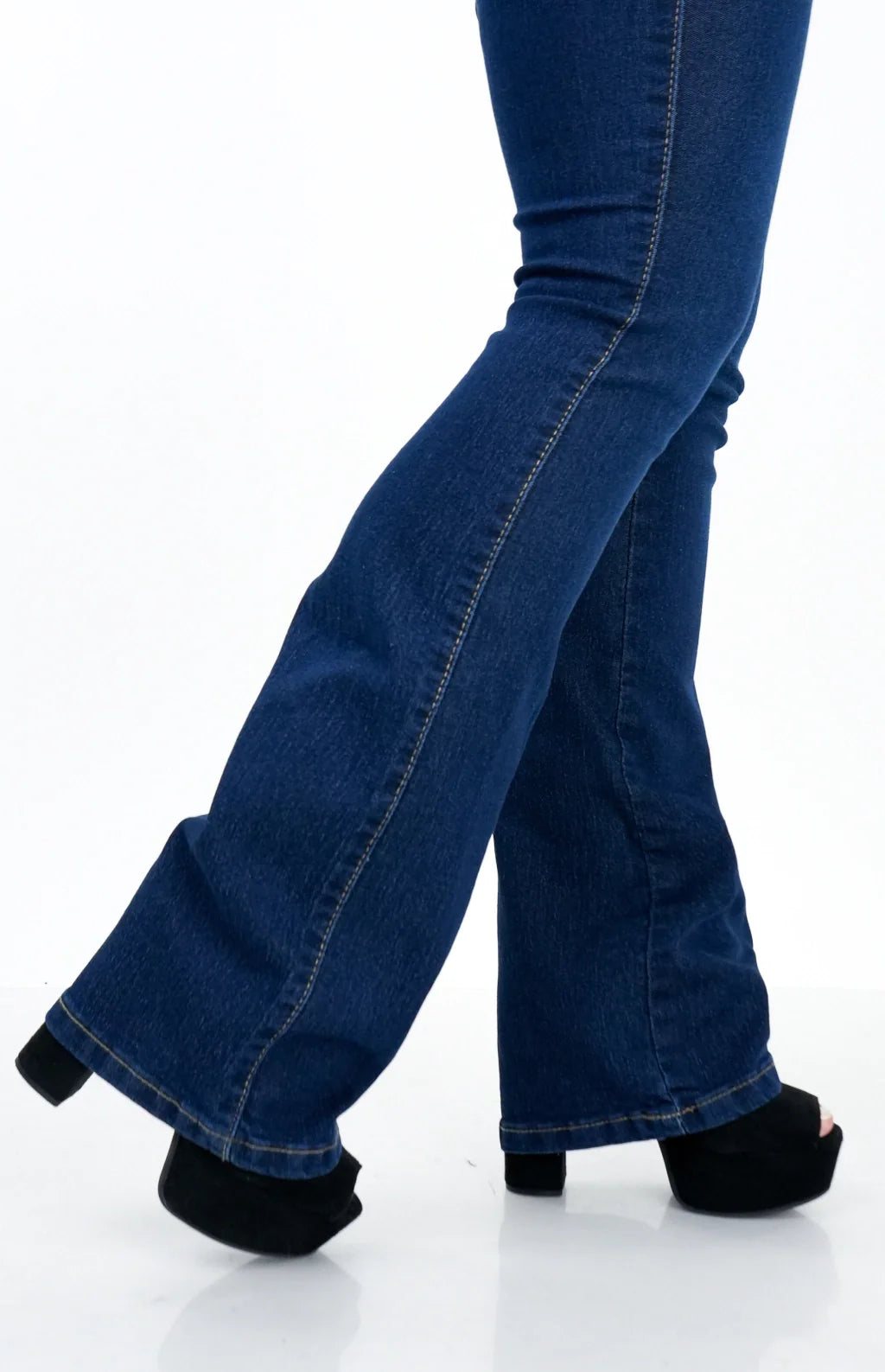 CALÇA JEANS FEMININA - ESSENCIAL FLARE