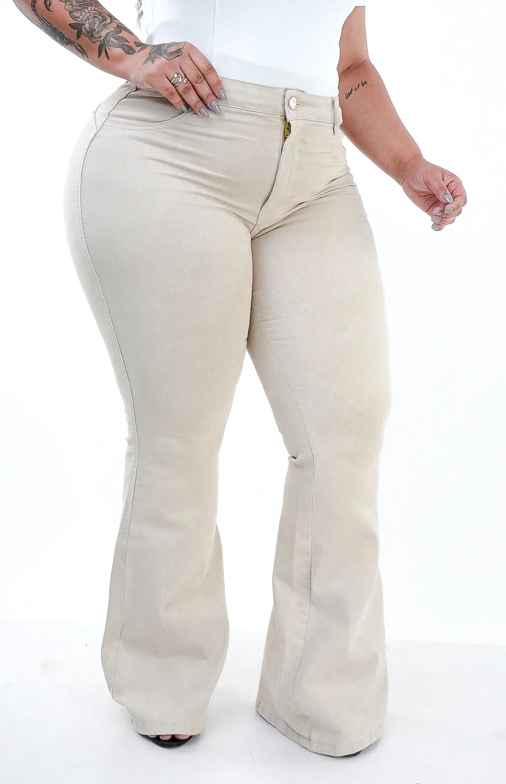 CALÇA PLUS SIZE - FLARE NUDE CHIC
