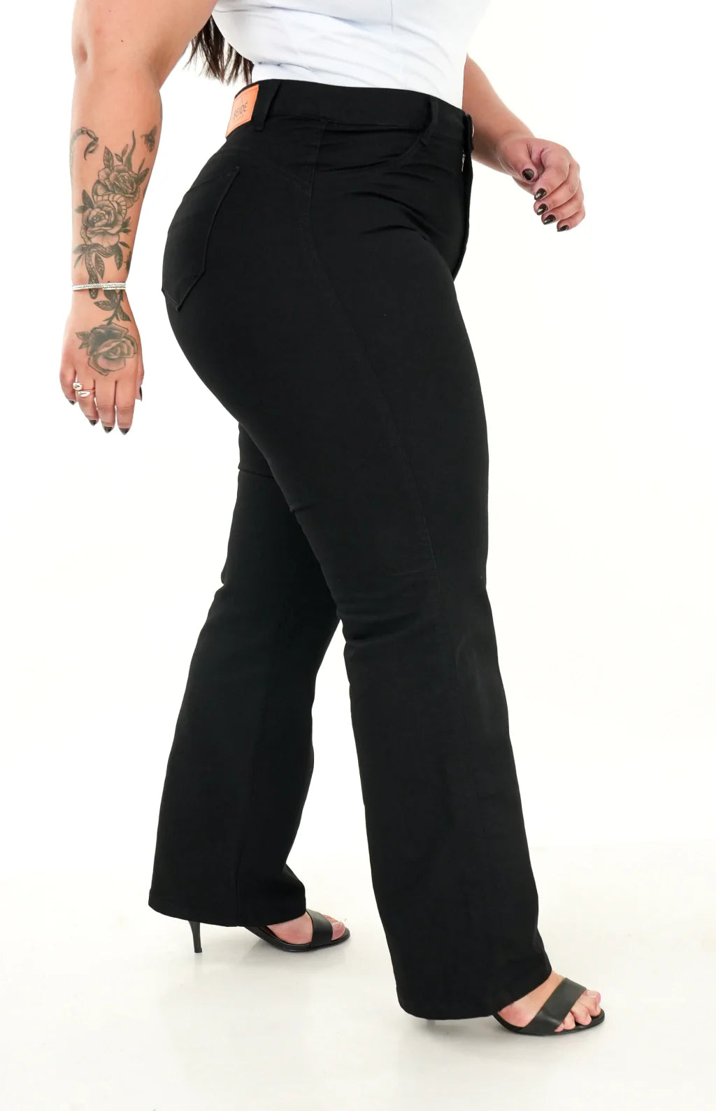 CALÇA JEANS FEMININA - RETA PRETA INTENSE