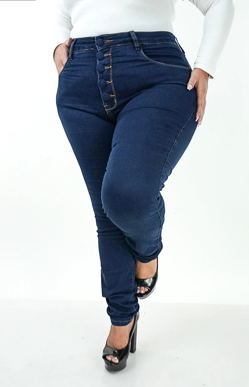 CALÇA JEANS FEMININA -SKINNY MAX BOTÕES