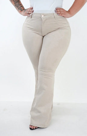 CALÇA PLUS SIZE - FLARE NUDE CHIC