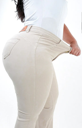 CALÇA PLUS SIZE - FLARE NUDE CHIC