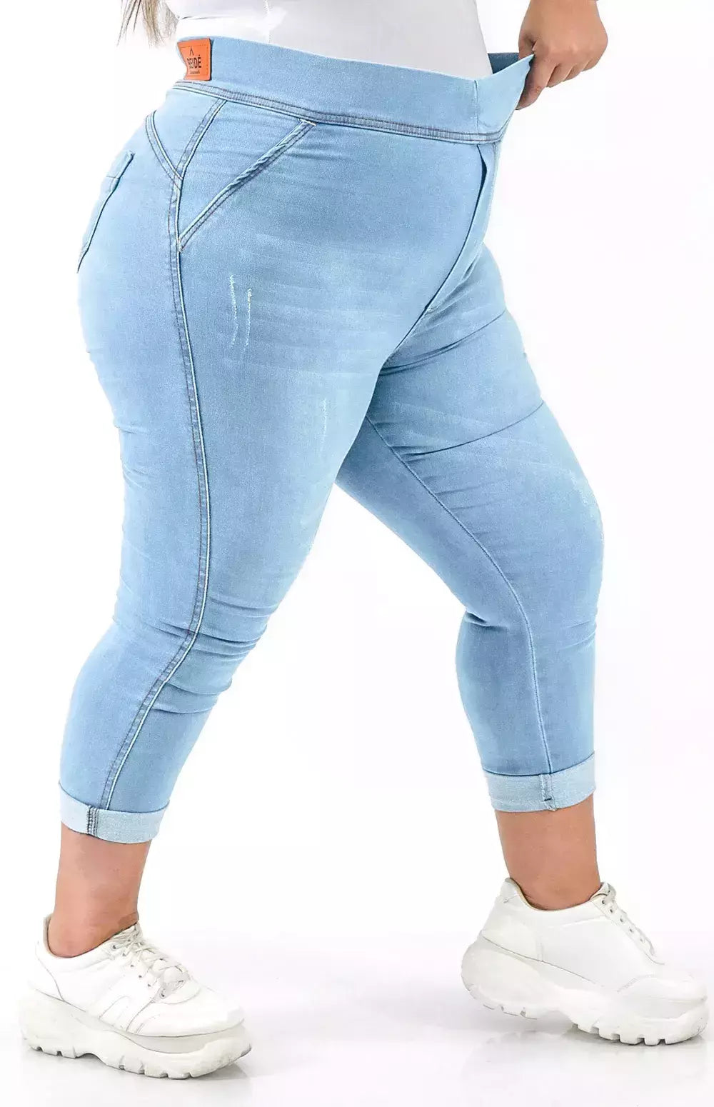 Calça Jeans Plus Size - Extreme Power Comfy Capri Clara