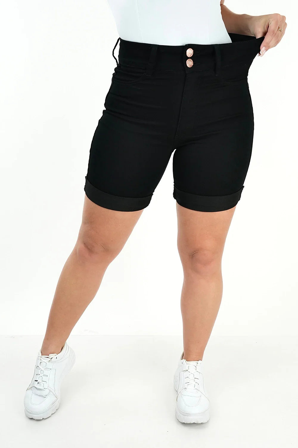 Shorts Jeans Feminino - Meia Coxa 2 Botões Preto