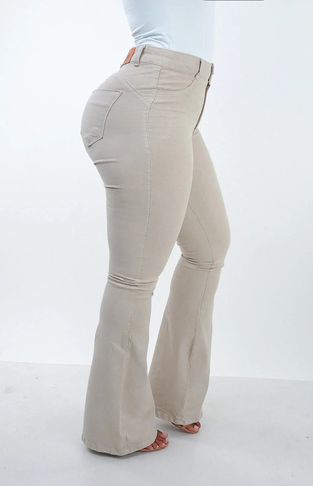 CALÇA FEMININA - FLARE NUDE CHIC