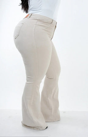 CALÇA PLUS SIZE - FLARE NUDE CHIC