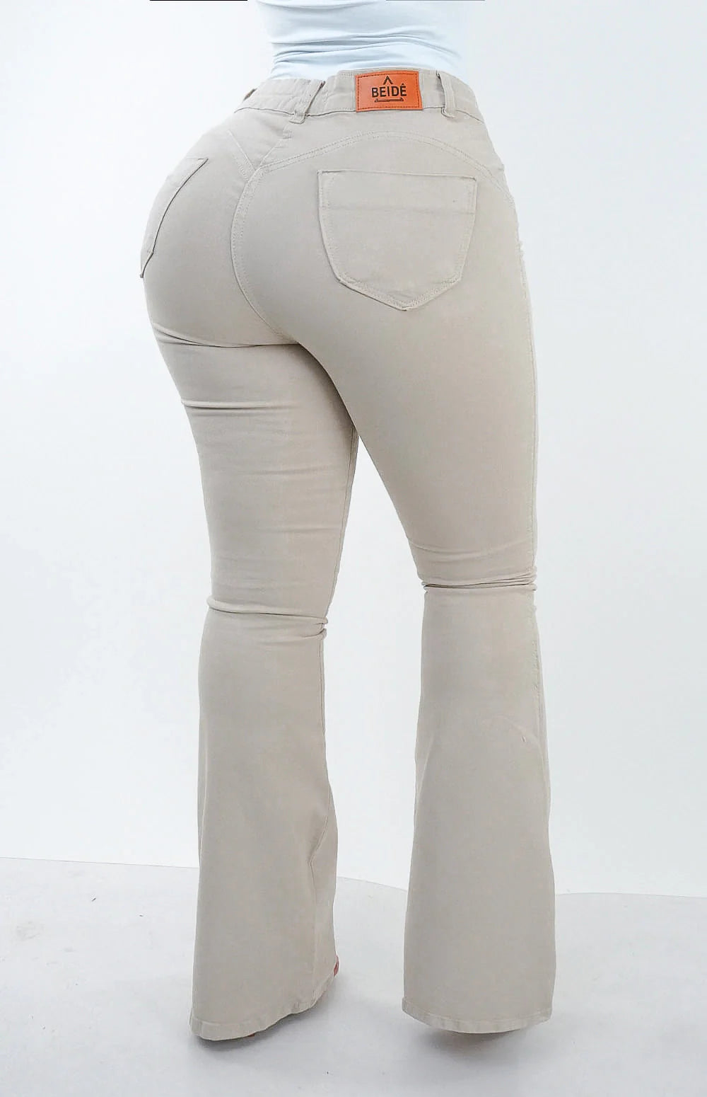 CALÇA FEMININA - FLARE NUDE CHIC