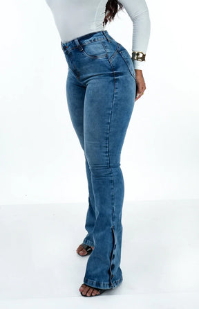 CALÇA JEANS FEMININA - FLARE LAZULLI BOTÕES FORRADOS