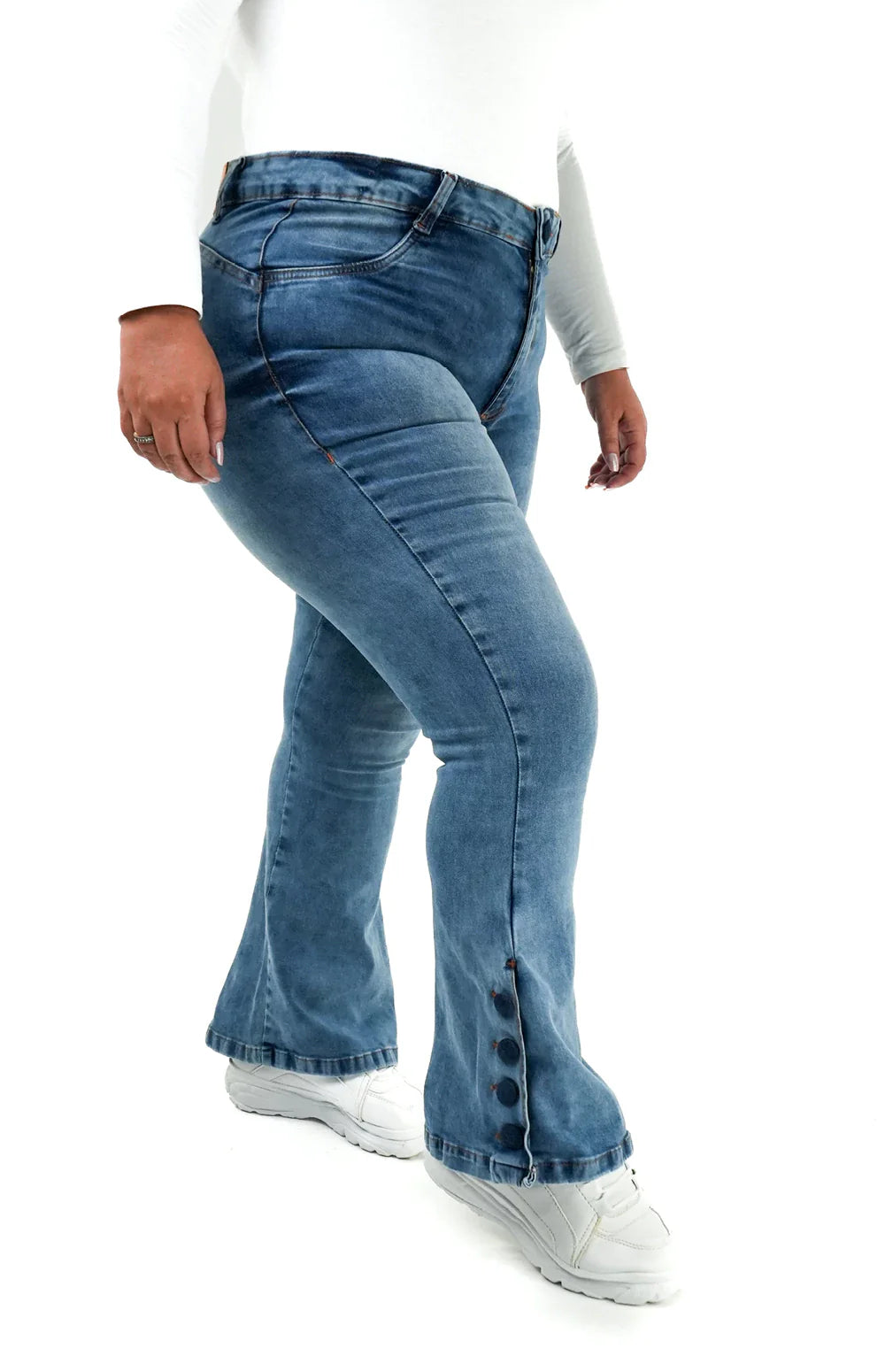 CALÇA JEANS PLUS SIZE PARA BAIXINHAS - FLARE LAZULLI BOTÕES FORRADOS