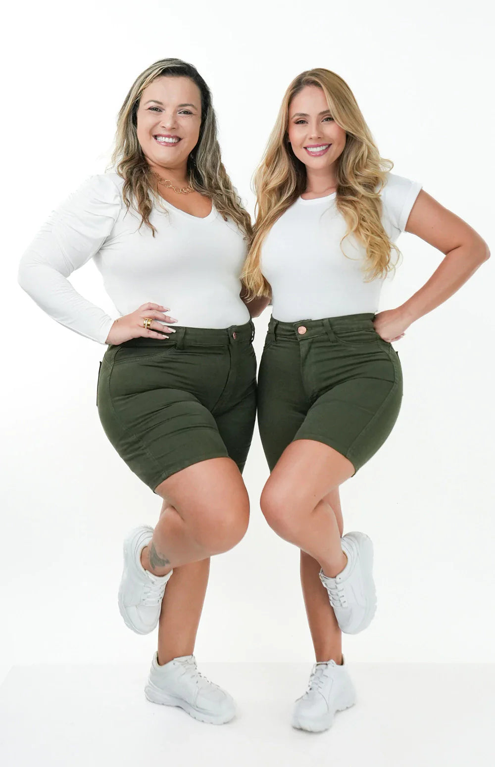 SHORTS JEANS MEIA COXA - VERDE MILITAR