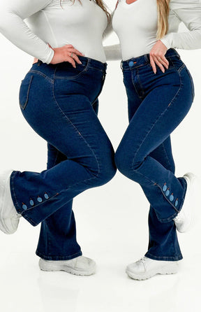 CALÇA JEANS PLUS SIZE - FLARE PARA BAIXINHAS BOTÕES FORRADOS