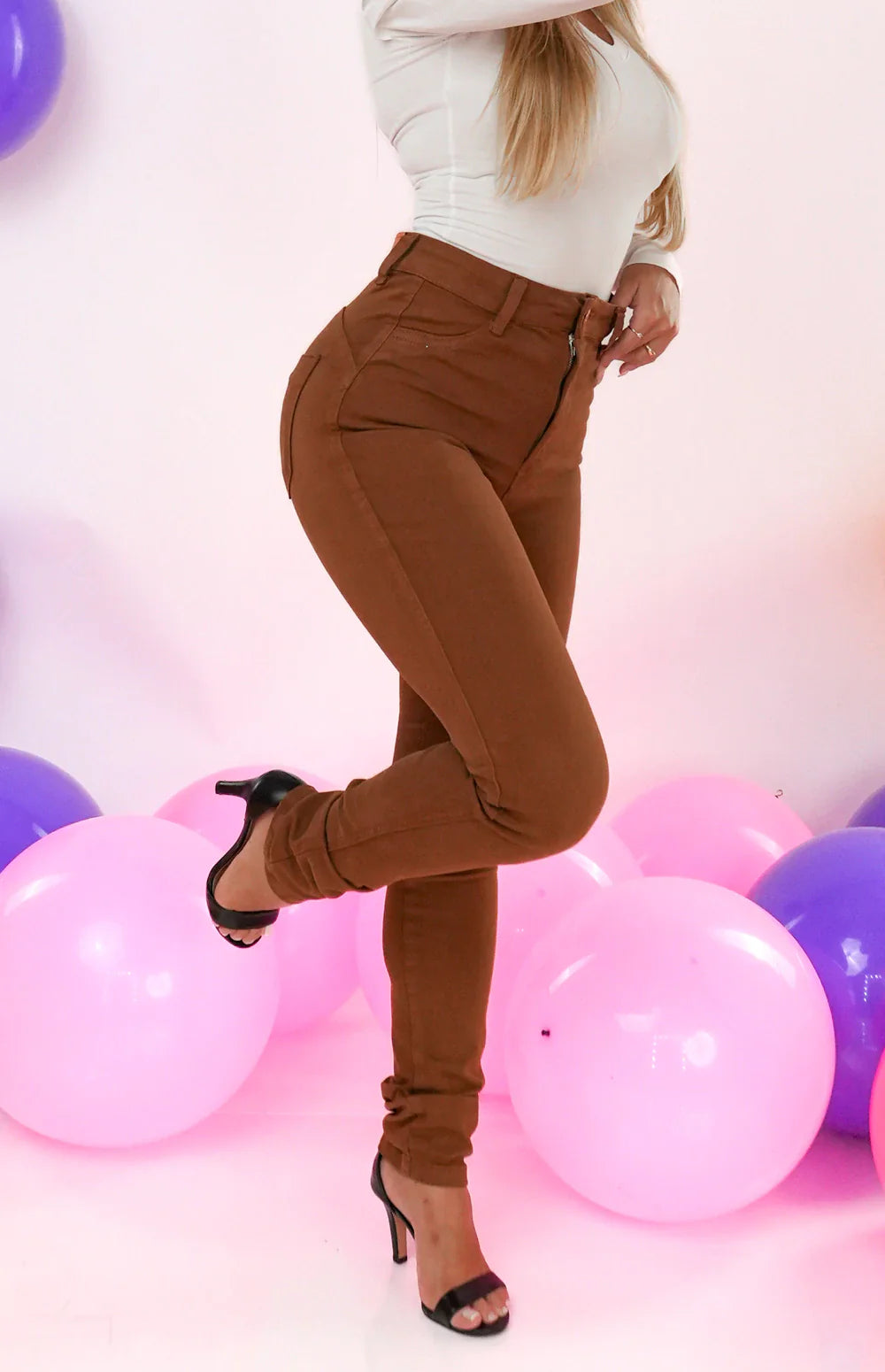CALÇA JEANS FEMININA - SKINNY MARROM