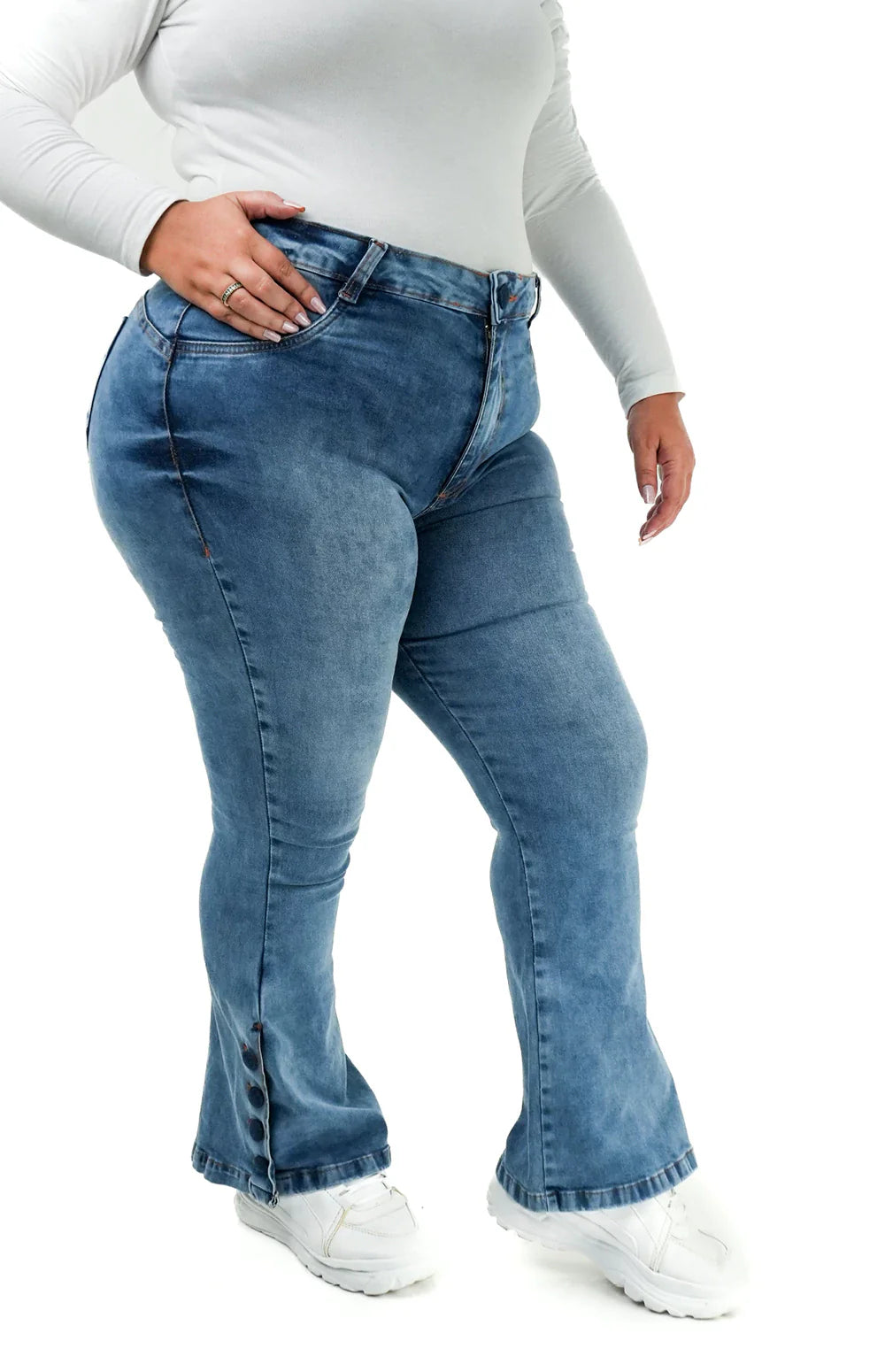 CALÇA JEANS PLUS SIZE PARA BAIXINHAS - FLARE LAZULLI BOTÕES FORRADOS