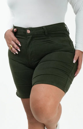 SHORTS JEANS MEIA COXA - VERDE MILITAR