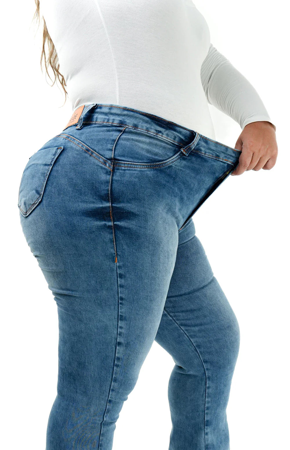 CALÇA JEANS PLUS SIZE PARA BAIXINHAS - FLARE LAZULLI BOTÕES FORRADOS