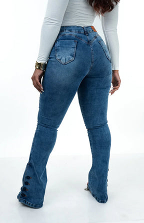 CALÇA JEANS FEMININA - FLARE LAZULLI BOTÕES FORRADOS