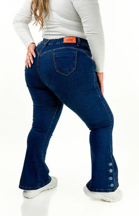 CALÇA JEANS PLUS SIZE - FLARE PARA BAIXINHAS BOTÕES FORRADOS