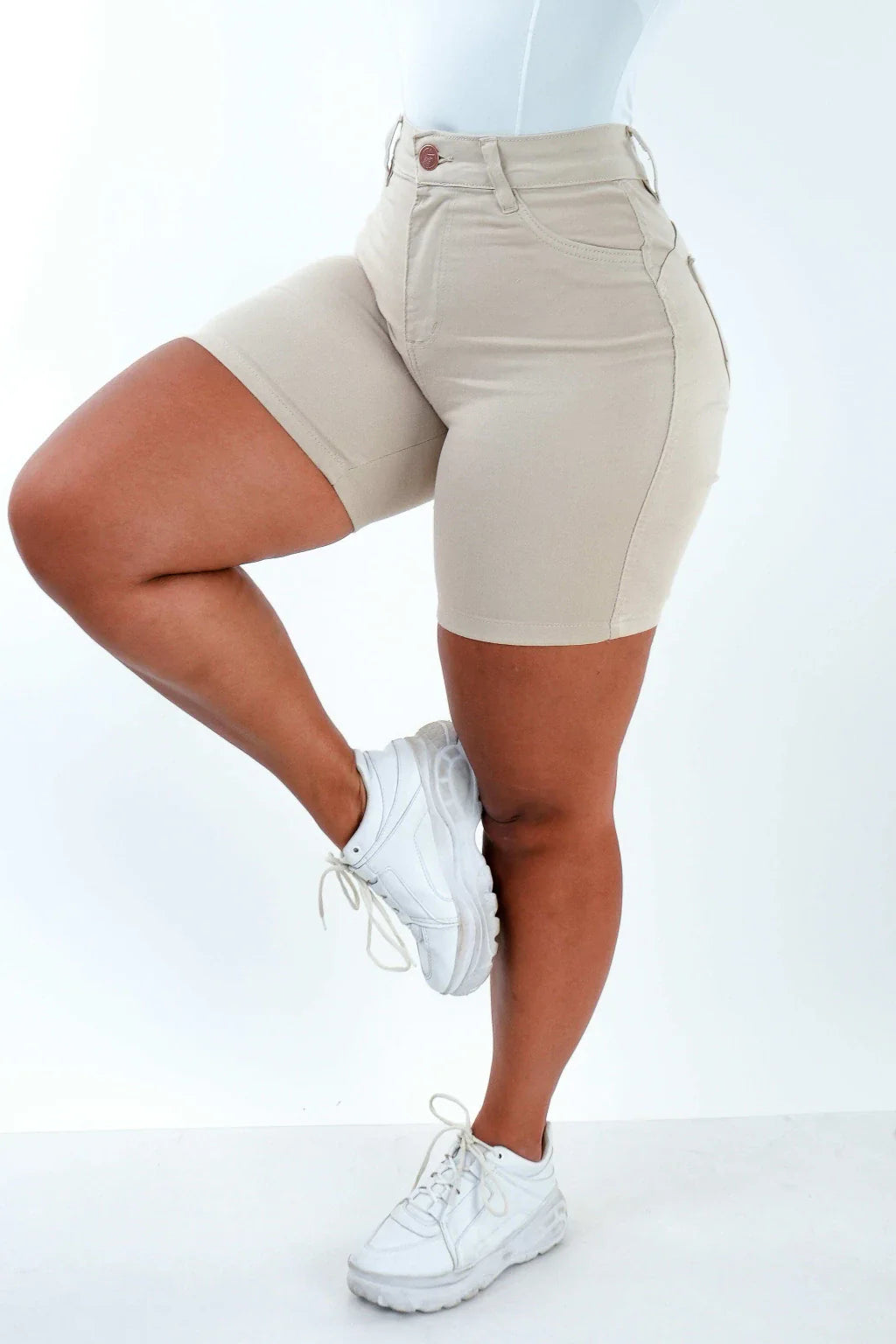 SHORTS JEANS MEIA COXA - NUDE CHIC