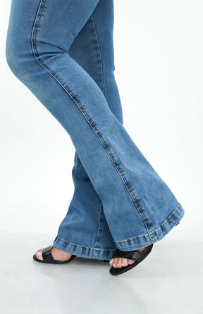 CALÇA JEANS FEMININA - FLARE TRIMODELADORA