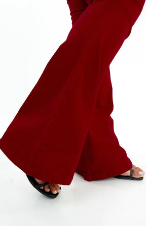 CALÇA FEMININA - FLARE VERMELHO INTENSO