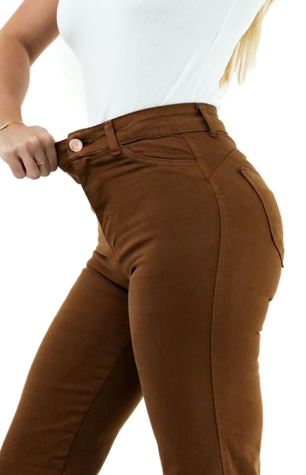 CALÇA JEANS FEMININA - RETA MARROM